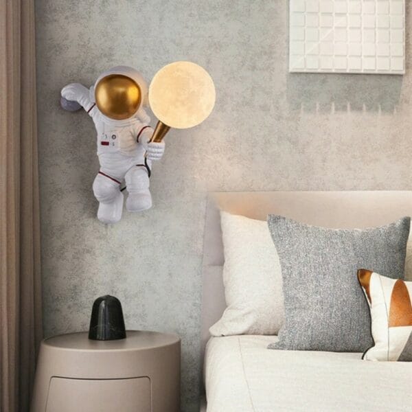 astronaut wall lamp