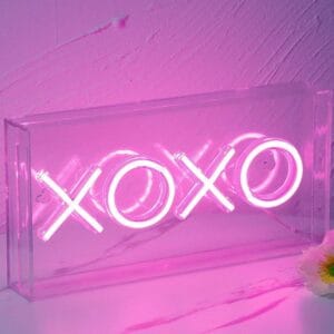 led neon sign (xoxo)