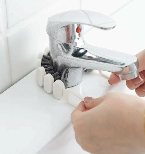multifunctional gap cleaning brush