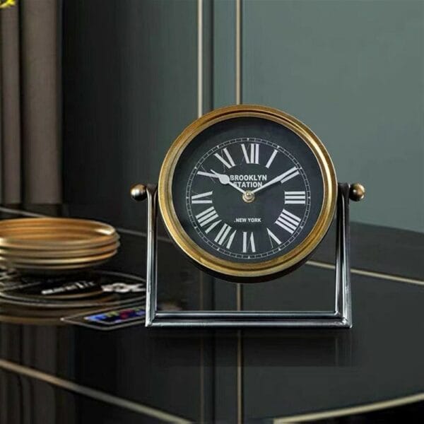 matelpiece retro european metal clock