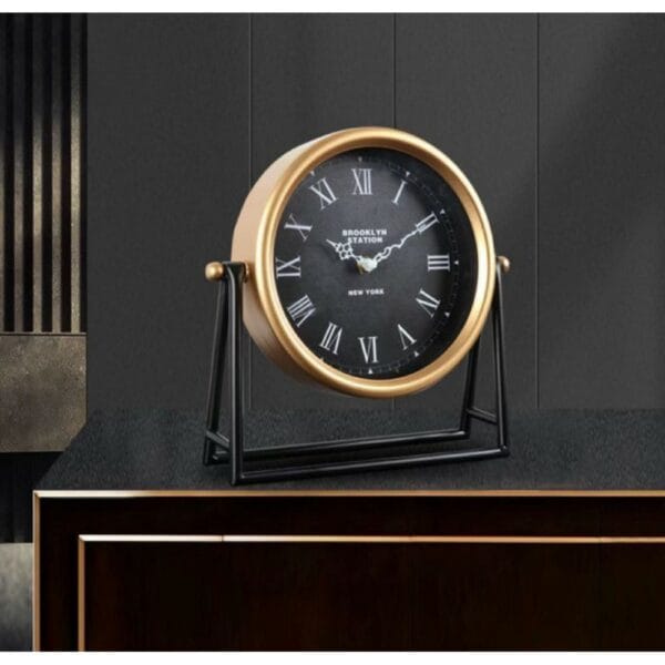 matelpiece retro european metal clock