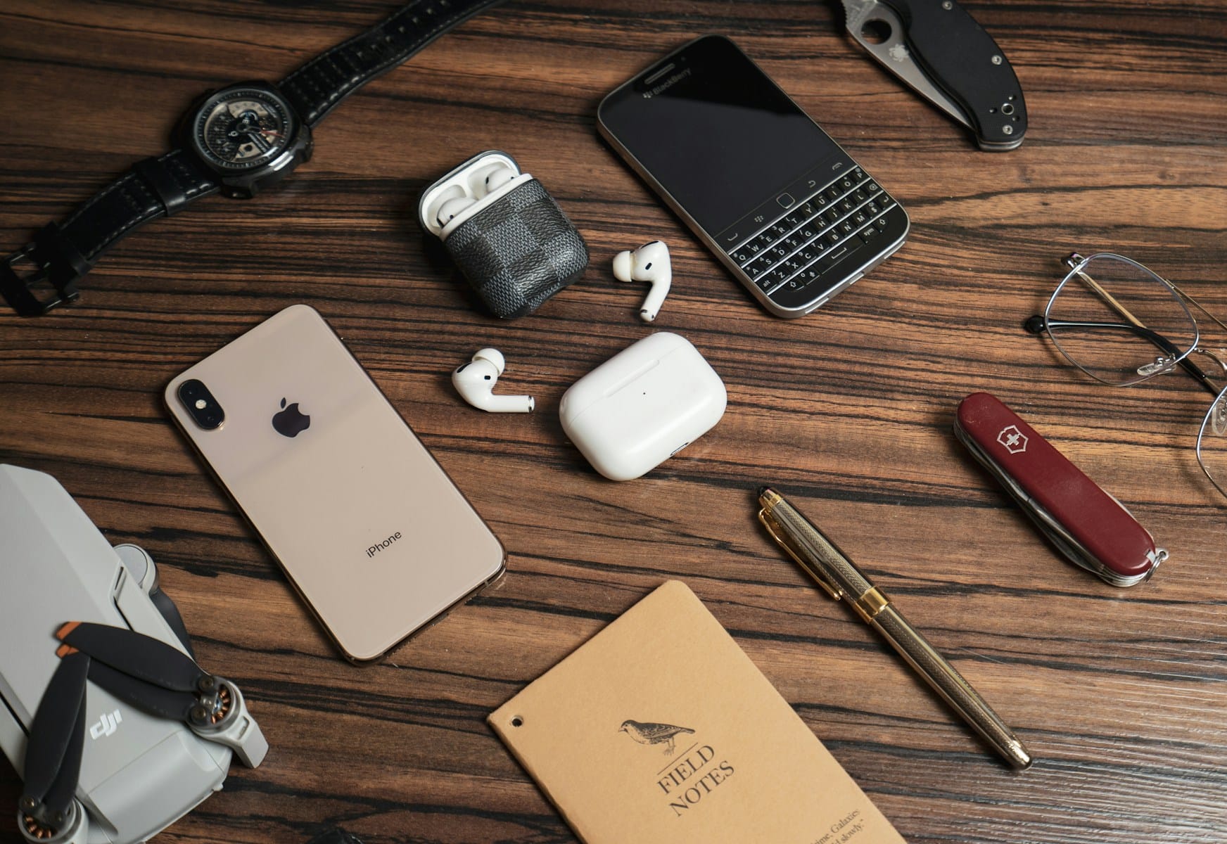 Mobiles & Accessories