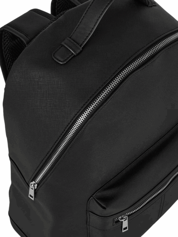 zip up shoulder bag
