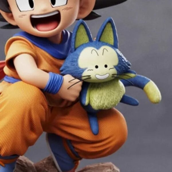 dragon ball kid goku with poole figure
