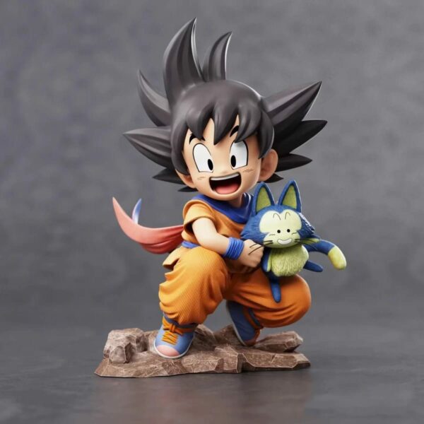 dragon ball kid goku with poole figure
