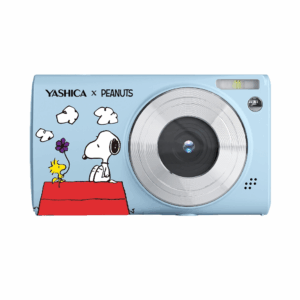 yashica x peanuts digital camera (blue sky)