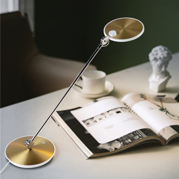 comely pearl desk lamp