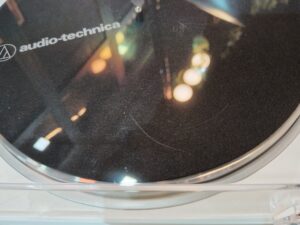 audio technica at lp70xbtws fully automatic wireless turntable (white/silver)