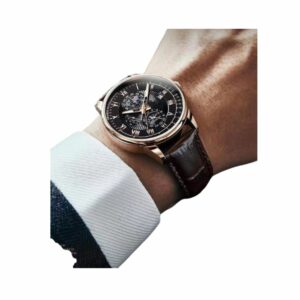 luxury mens quartz wristwatch (random model)